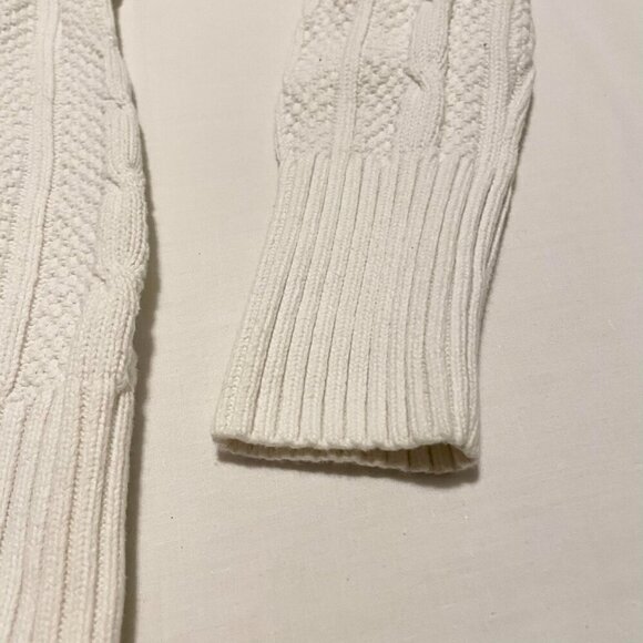 Old Navy Cable Knit Sweater Womens Size Medium - Picture 15 of 16